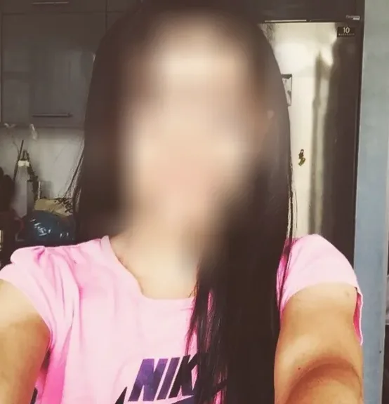 Amina, 33
