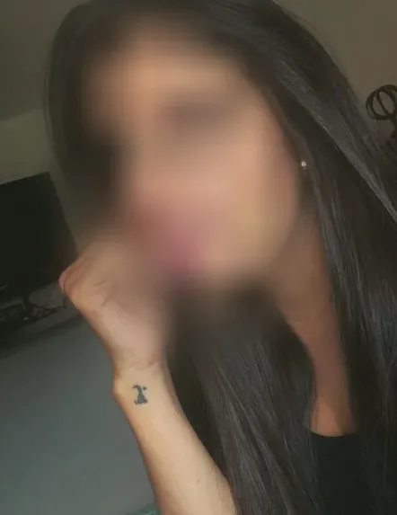 Demi, 34