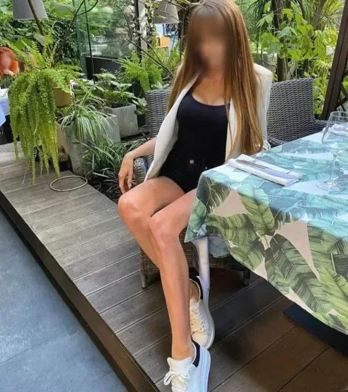 Elin, 29