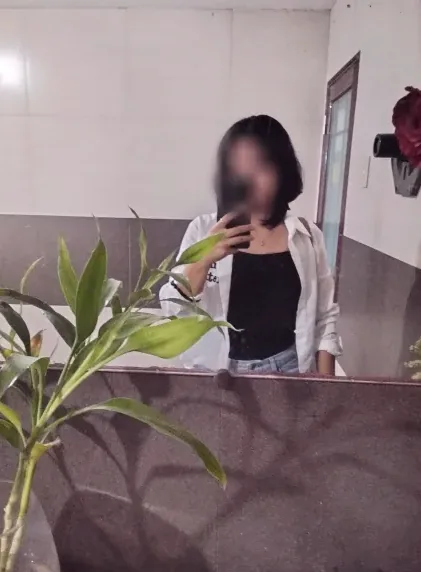 Elin, 25
