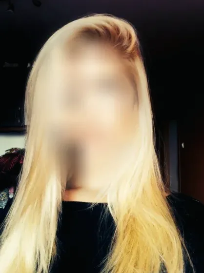 Julie, 28
