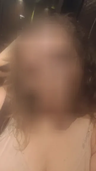 Sabine, 39